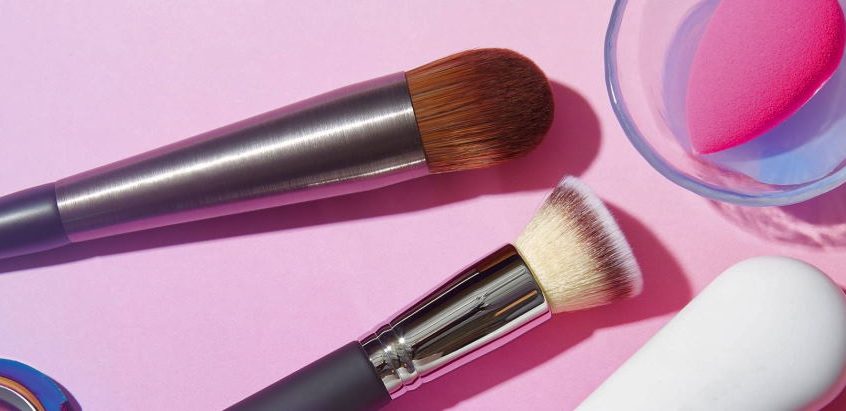 Makeup Applicator Guide: Sponges, Brushes and More